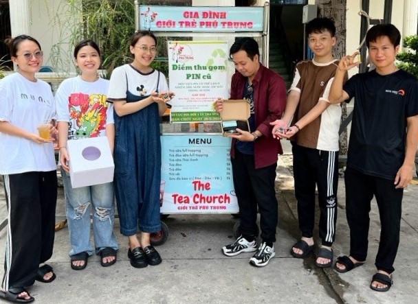 Ðằng sau câu chuyện “10 viên pin cũ đổi 1 ly trà sữa”